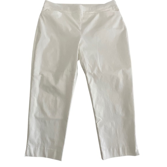 Chicos Women's Size 2.5 US 14 White Crop Pants with Tags NEW - Picture 1 of 5